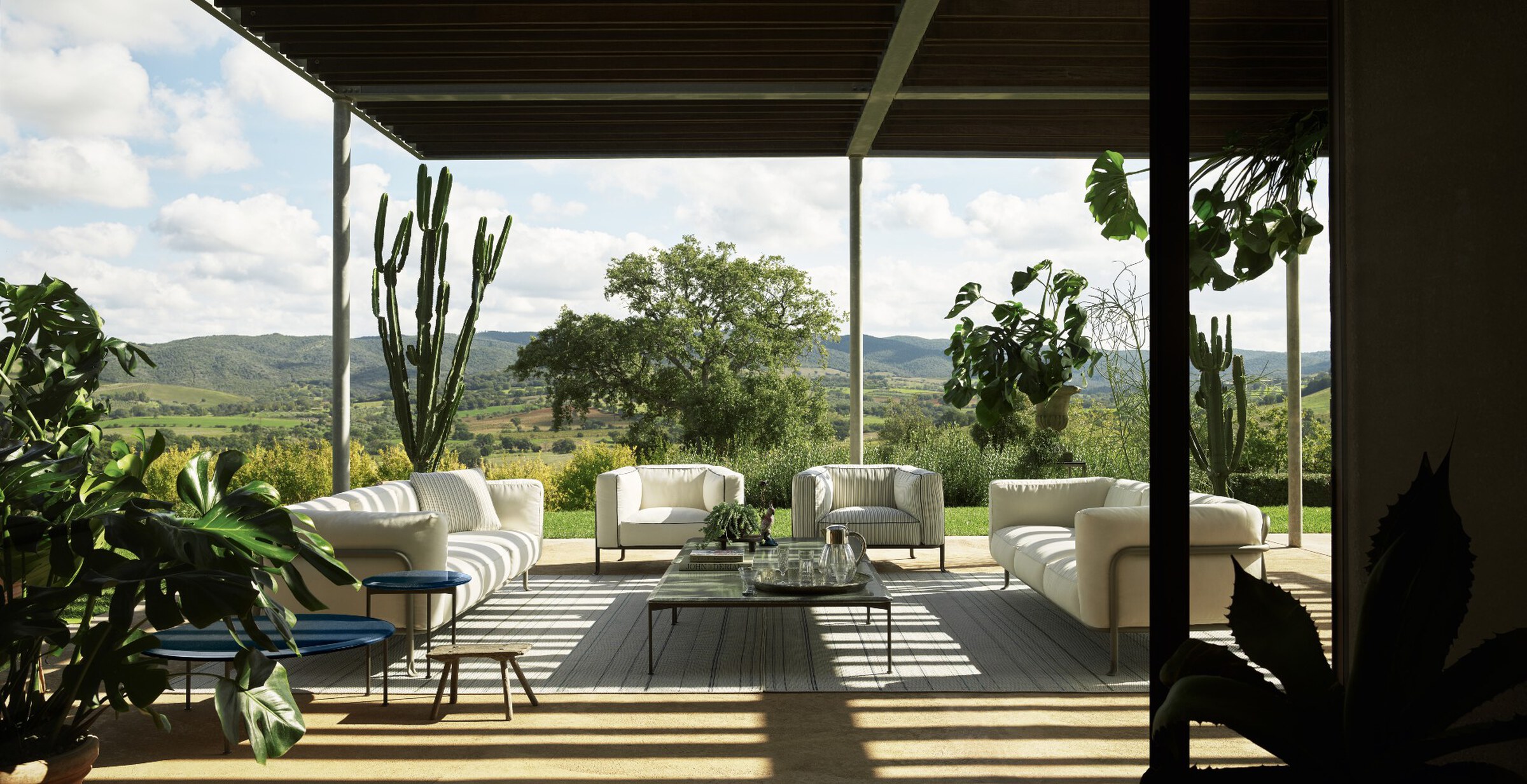 A B&B Italia Borea outdoor setting