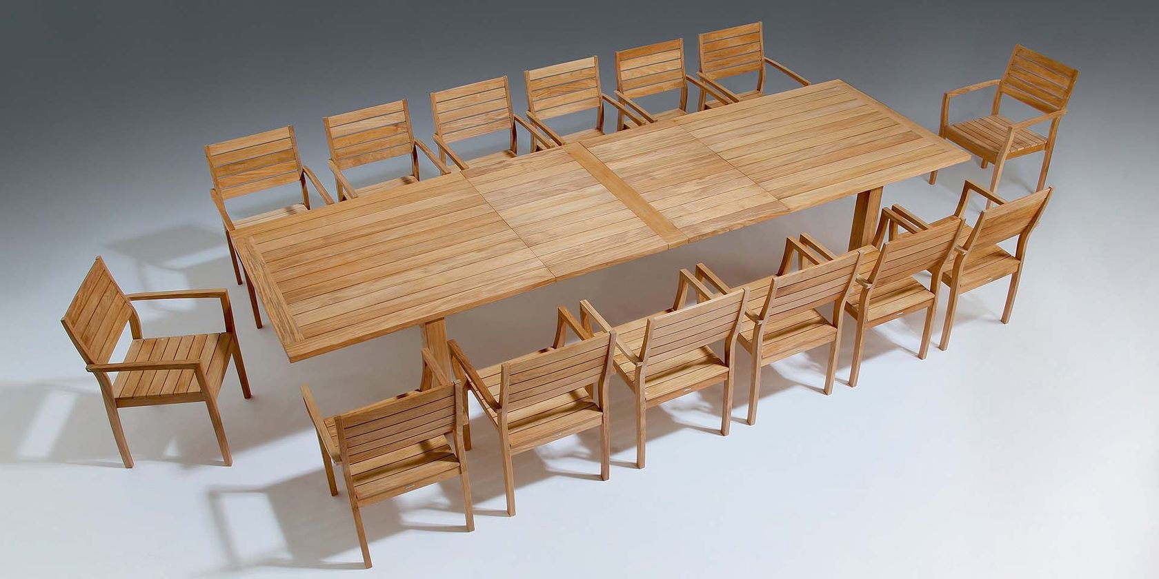 Barlow Tyrie Apex collection (Dining table)