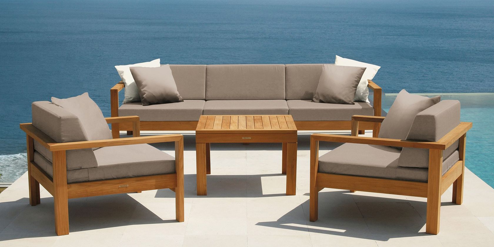 Barlow Tyrie Linear collection (Lounge)