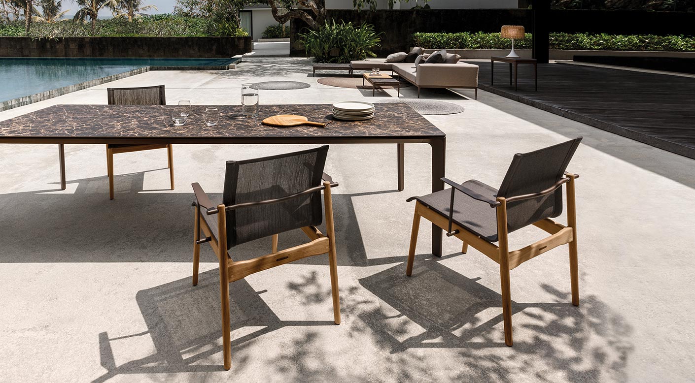 Gloster Carver collection (Dining tables)