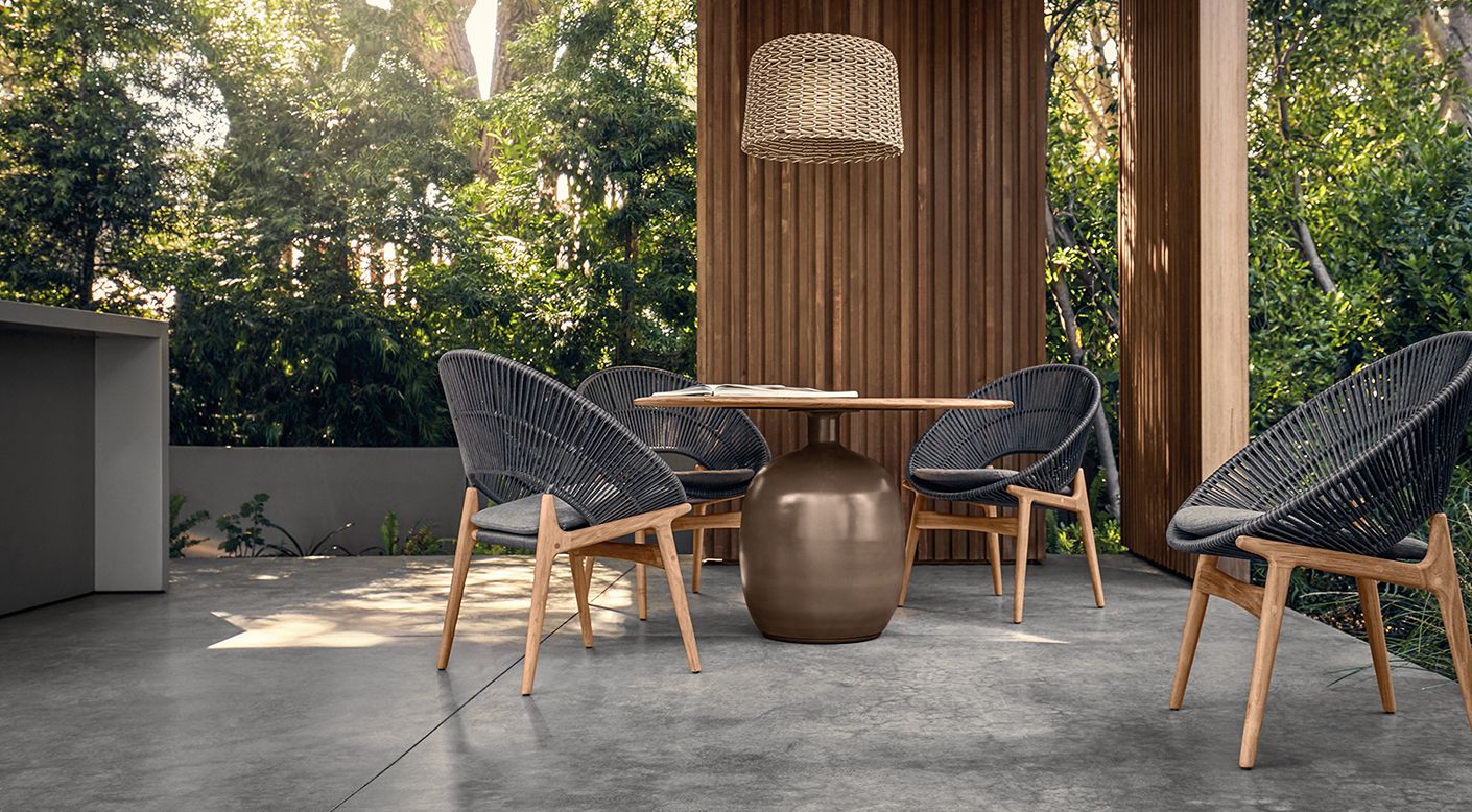 Gloster Kasha collection (Dining tables)
