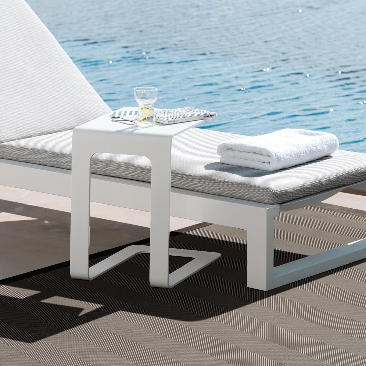 Manutti Lina collection (Side tables)